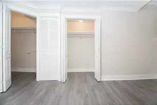 6485 W Roscoe St, Chicago, IL 60657 - Photo 11