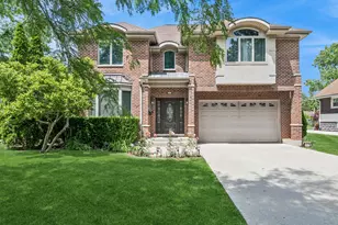 822 E Prairie Ave, Des Plaines, IL 60016 - Photo 1