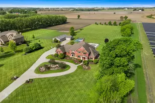 11N720 Muirhead Rd, Elgin, IL 60124 - Photo 5