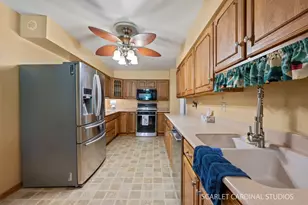 1365 Colorado Ave, Aurora, IL 60506 - Photo 9