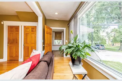 1910 Dewey Avenue, Evanston, IL 60201 - Photo 3