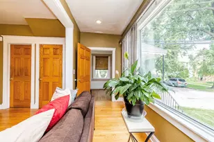1910 Dewey Ave, Evanston, IL 60201 - Photo 3