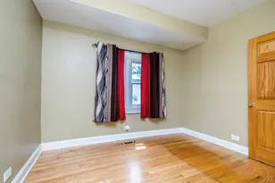 1910 Dewey Ave, Evanston, IL 60201 - Photo 9