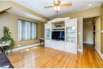 1910 Dewey Avenue, Evanston, IL 60201 - Photo 5