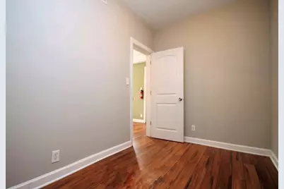 2115 W Wellington Avenue, Chicago, IL 60618 - Photo 21