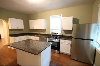 2115 W Wellington Avenue, Chicago, IL 60618 - Photo 29