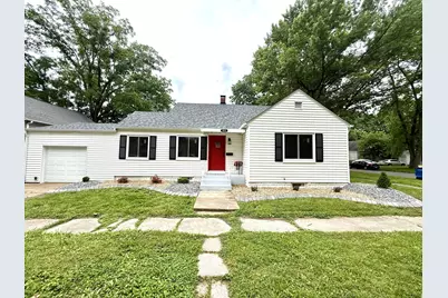635 S Sycamore Street, Centralia, IL 62801 - Photo 1