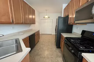 2516 Hillsboro Blvd, Aurora, IL 60503 - Photo 11
