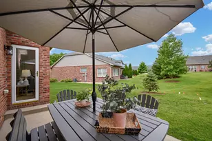36 Laurel Wood Dr, Bloomington, IL 61704 - Photo 73