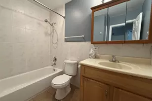2200 Arbor Cir, Downers Grove, IL 60515 - Photo 9