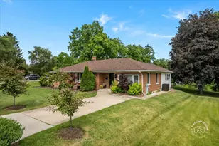42 N 13th Ave, Saint Charles, IL 60174 - Photo 3