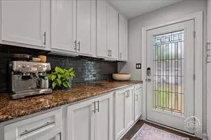 42 N 13th Ave, Saint Charles, IL 60174 - Photo 13