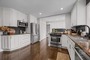 42 N 13th Ave, Saint Charles, IL 60174 - Photo 9