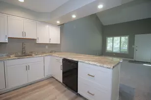 1702 Rockingham Dr, Normal, IL 61761 - Photo 3
