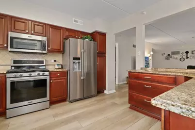 225 Main Street #214, Roselle, IL 60172 - Photo 9