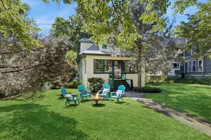 2716 Woodbine Ave, Evanston, IL 60201 - Photo 1