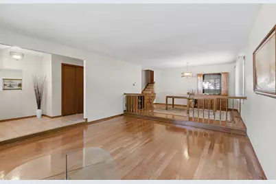 9242 N Washington Street, Niles, IL 60714 - Photo 5