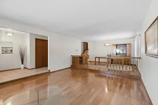9242 N Washington St, Niles, IL 60714 - Photo 5
