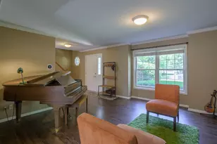 39W555 Sulley Dr, Geneva, IL 60134 - Photo 5