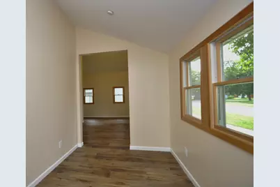 307 W Larue Street, Streator, IL 61364 - Photo 3