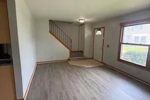 1302 Kingsbury Dr, Hanover Park, IL 60133 - Photo 3