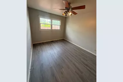 1302 Kingsbury Drive #E, Hanover Park, IL 60133 - Photo 9