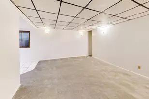 6235 Gold Cir, Hanover Park, IL 60133 - Photo 21