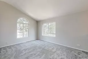 1860 Middlebury Dr, Aurora, IL 60503 - Photo 5