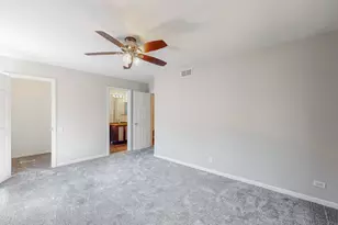 1860 Middlebury Dr, Aurora, IL 60503 - Photo 13