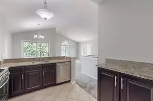 1860 Middlebury Dr, Aurora, IL 60503 - Photo 9