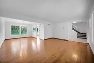 24W645 Woodcrest Dr, Naperville, IL 60540 - Photo 9