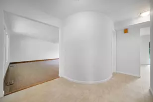 24W645 Woodcrest Dr, Naperville, IL 60540 - Photo 5