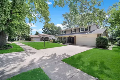 24W645 Woodcrest Drive, Naperville, IL 60540 - Photo 3