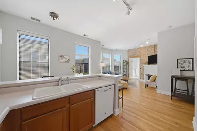 3175 N Lincoln Avenue #302, Chicago, IL 60657 - Photo 5