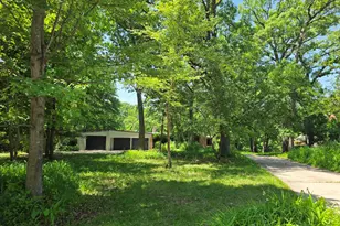 1620 Cambridge Ave, Flossmoor, IL 60422 - Photo 1