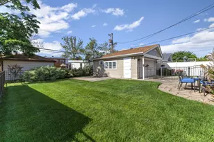 10813 Berkshire St, Westchester, IL 60154 - Photo 15