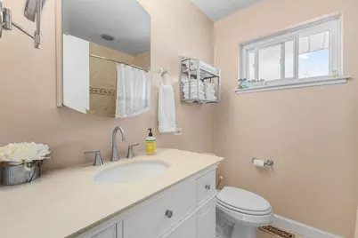 10813 Berkshire Street, Westchester, IL 60154 - Photo 7