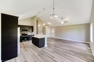 1411 W 172nd St, East Hazel Crest, IL 60429 - Photo 9
