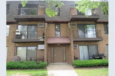 744 N Briar Hill Lane #4, Addison, IL 60101 - Photo 1