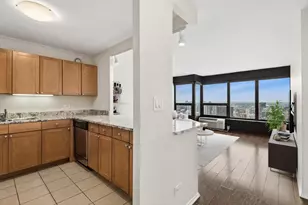 30 E Huron St, Chicago, IL 60611 - Photo 3