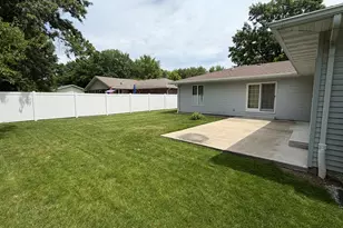 1804 Bruce St, Morris, IL 60450 - Photo 25