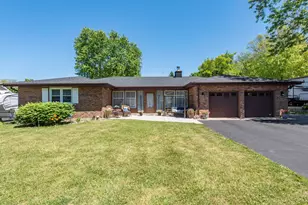 411 Thompson Ave, Winthrop Harbor, IL 60096 - Photo 1