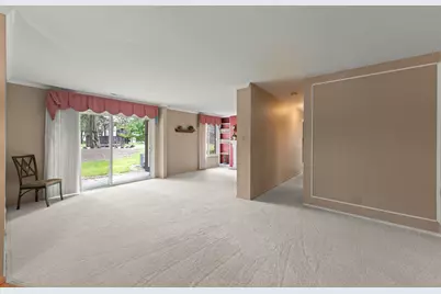 1608 Thames Court #A, Wheaton, IL 60189 - Photo 3