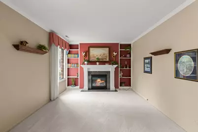 1608 Thames Court #A, Wheaton, IL 60189 - Photo 5