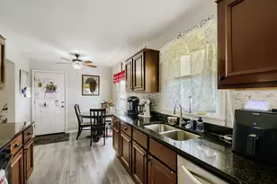 13 Bonnie Ln, Yorkville, IL 60560 - Photo 7