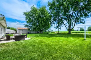 13 Bonnie Ln, Yorkville, IL 60560 - Photo 13