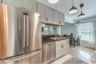 242 Harvest Court, Vernon Hills, IL 60061 - Photo 3