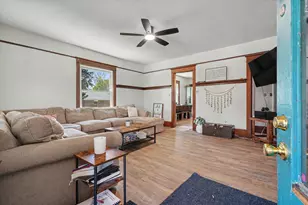 422 N 2nd St, Cissna Park, IL 60924 - Photo 5