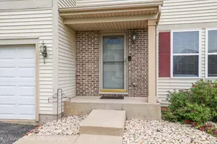 815 Willow St, Kirkland, IL 60146 - Photo 5