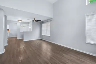 979 Huntington Dr, Elk Grove Village, IL 60007 - Photo 19